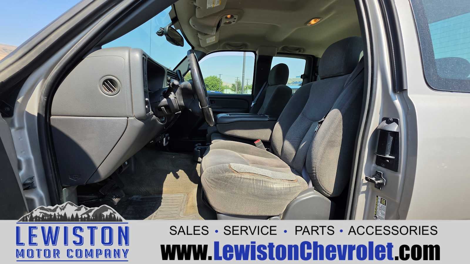 2004 Chevrolet Silverado 2500 HD LS