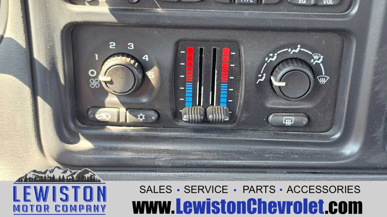 2004 Chevrolet Silverado 2500 HD LS