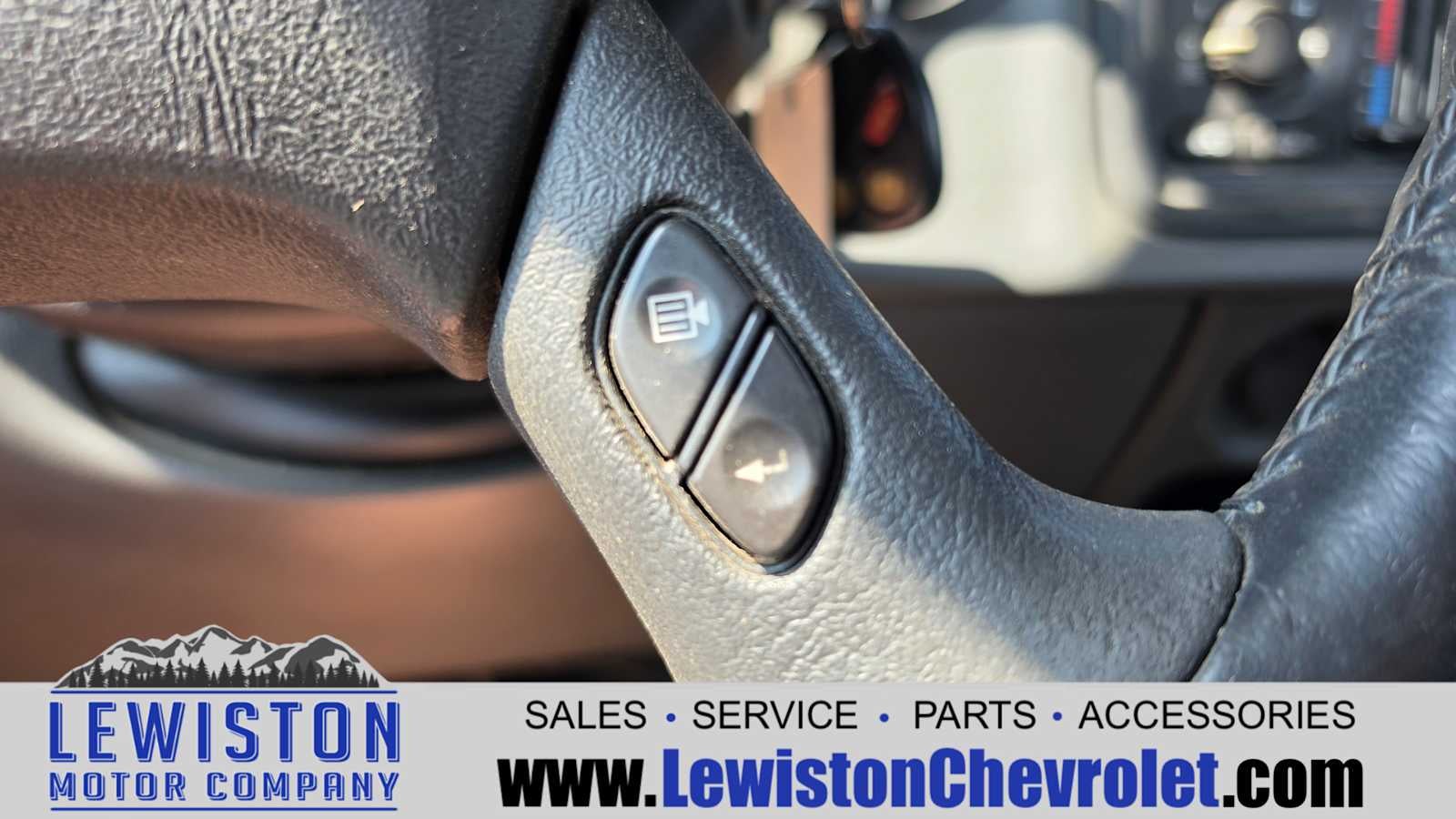 2004 Chevrolet Silverado 2500 HD LS