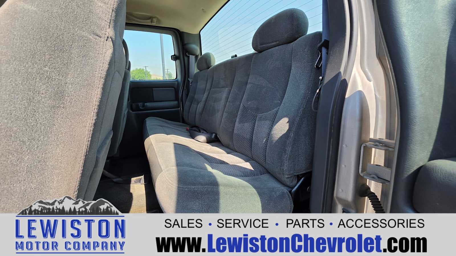 2004 Chevrolet Silverado 2500 HD LS