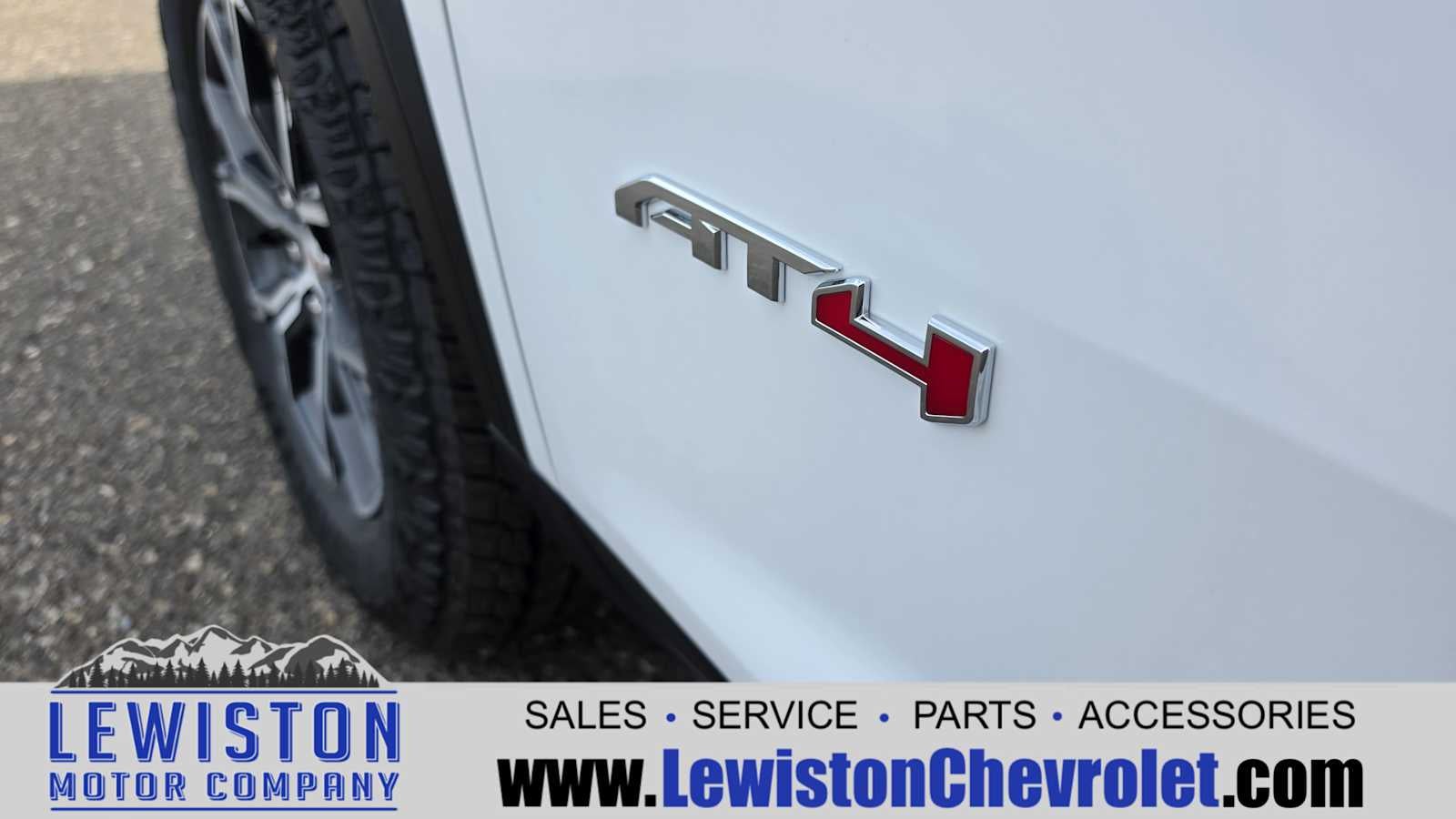 2026 GMC Acadia AT4