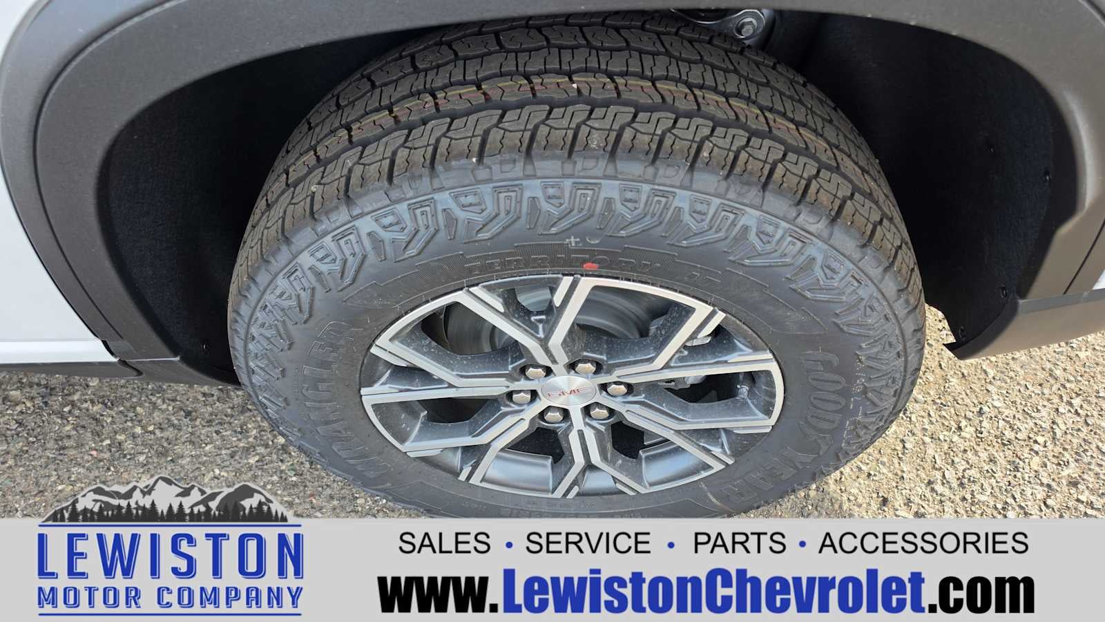 2026 GMC Acadia AT4