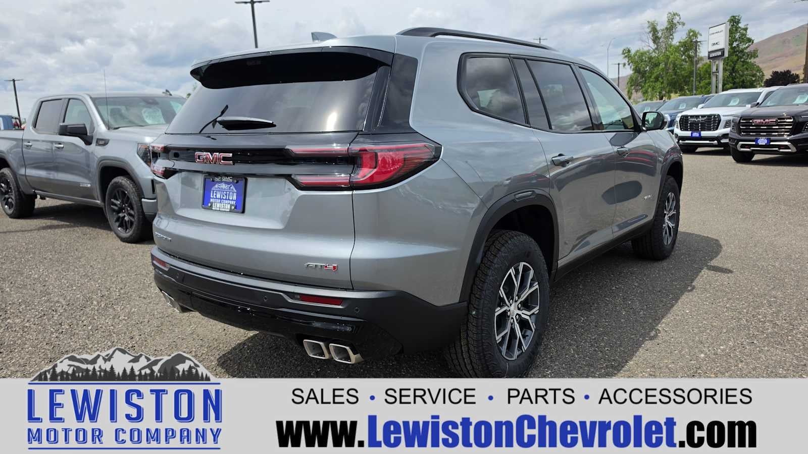 2026 GMC Acadia AT4