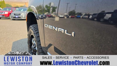 2024 GMC Yukon Denali