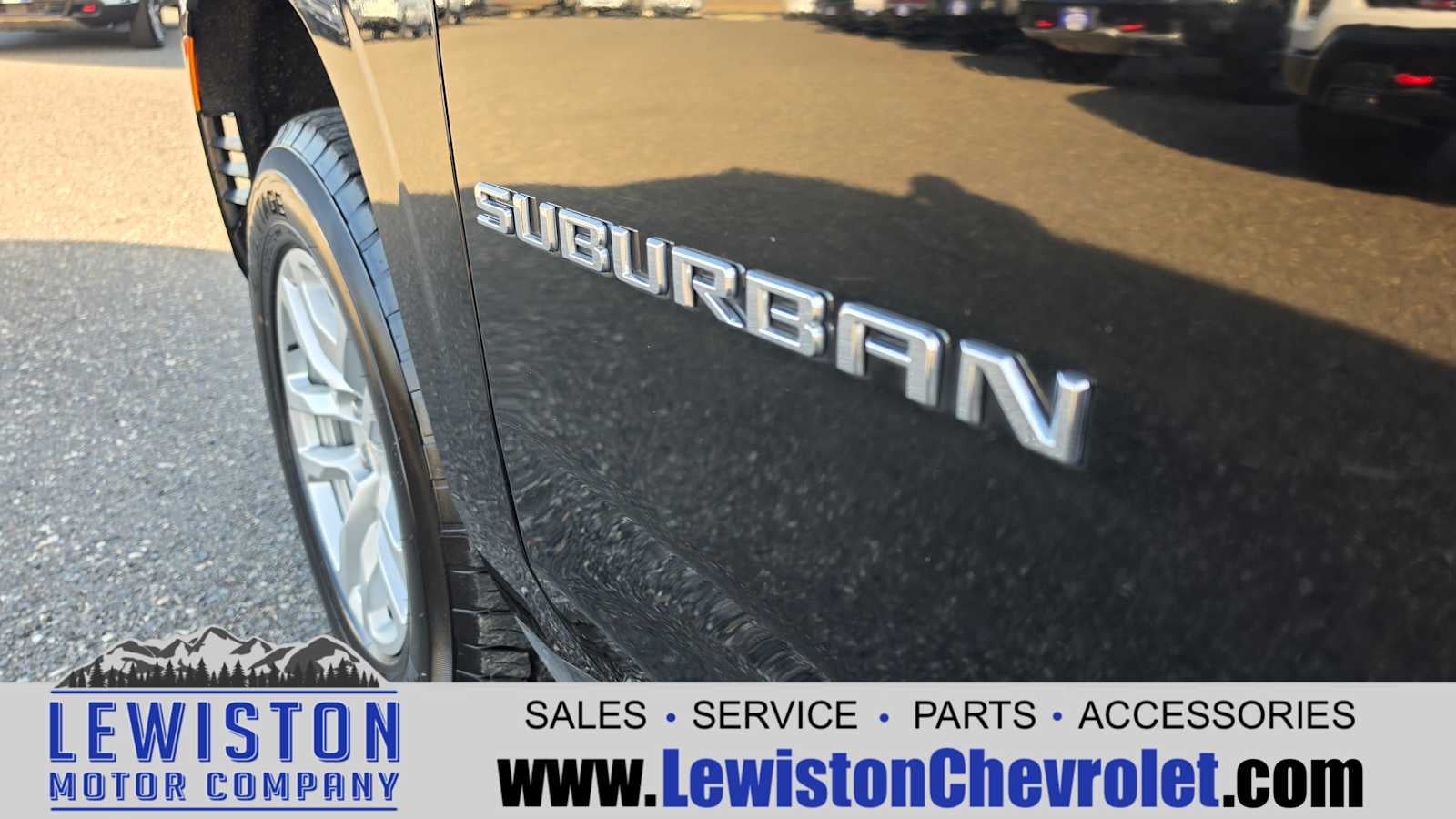 2024 Chevrolet Suburban LT