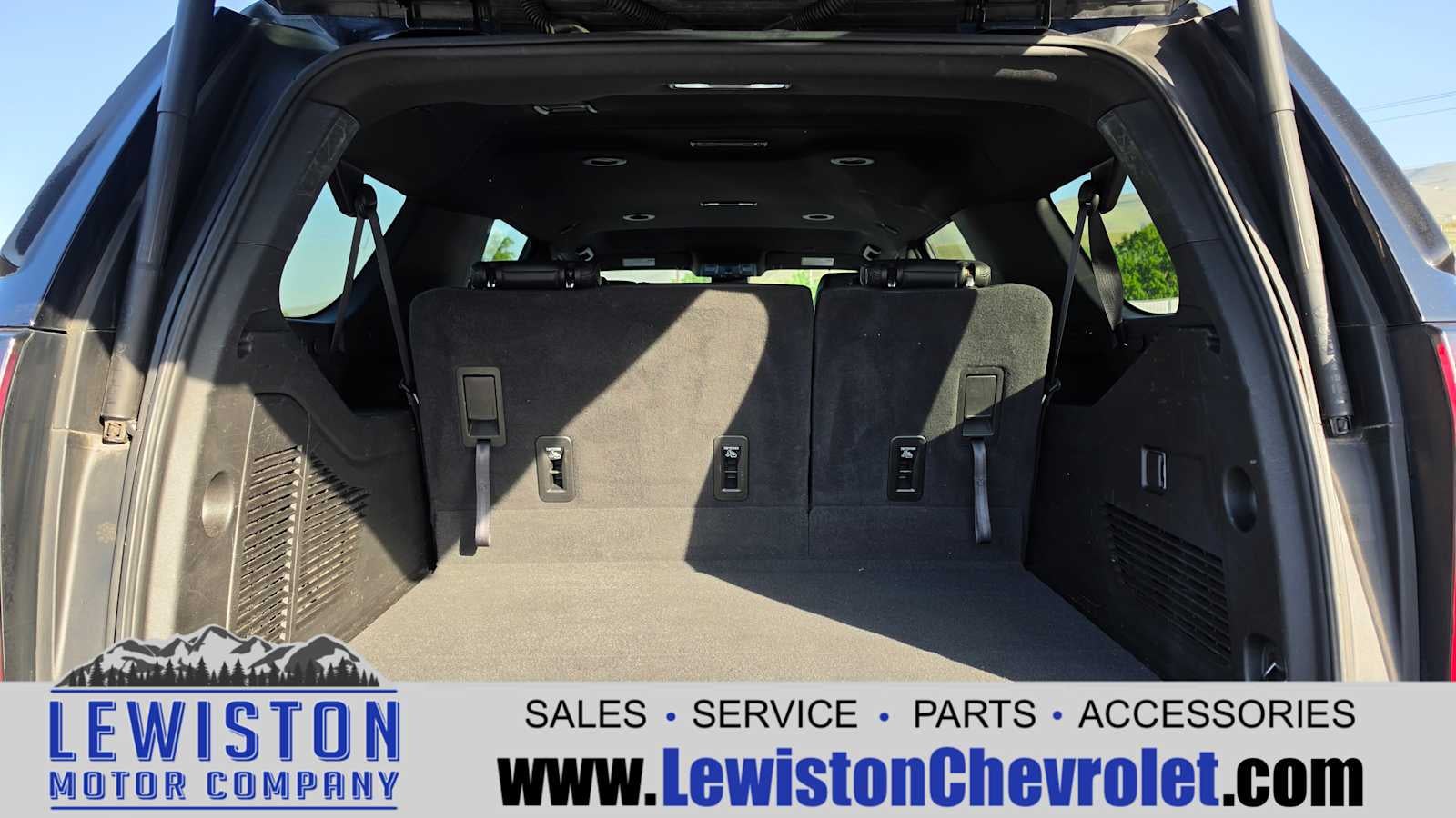2024 Chevrolet Suburban LT