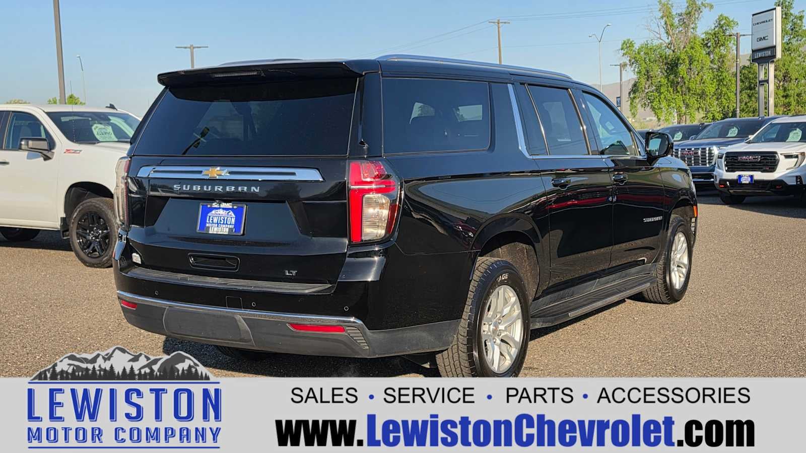 2024 Chevrolet Suburban LT