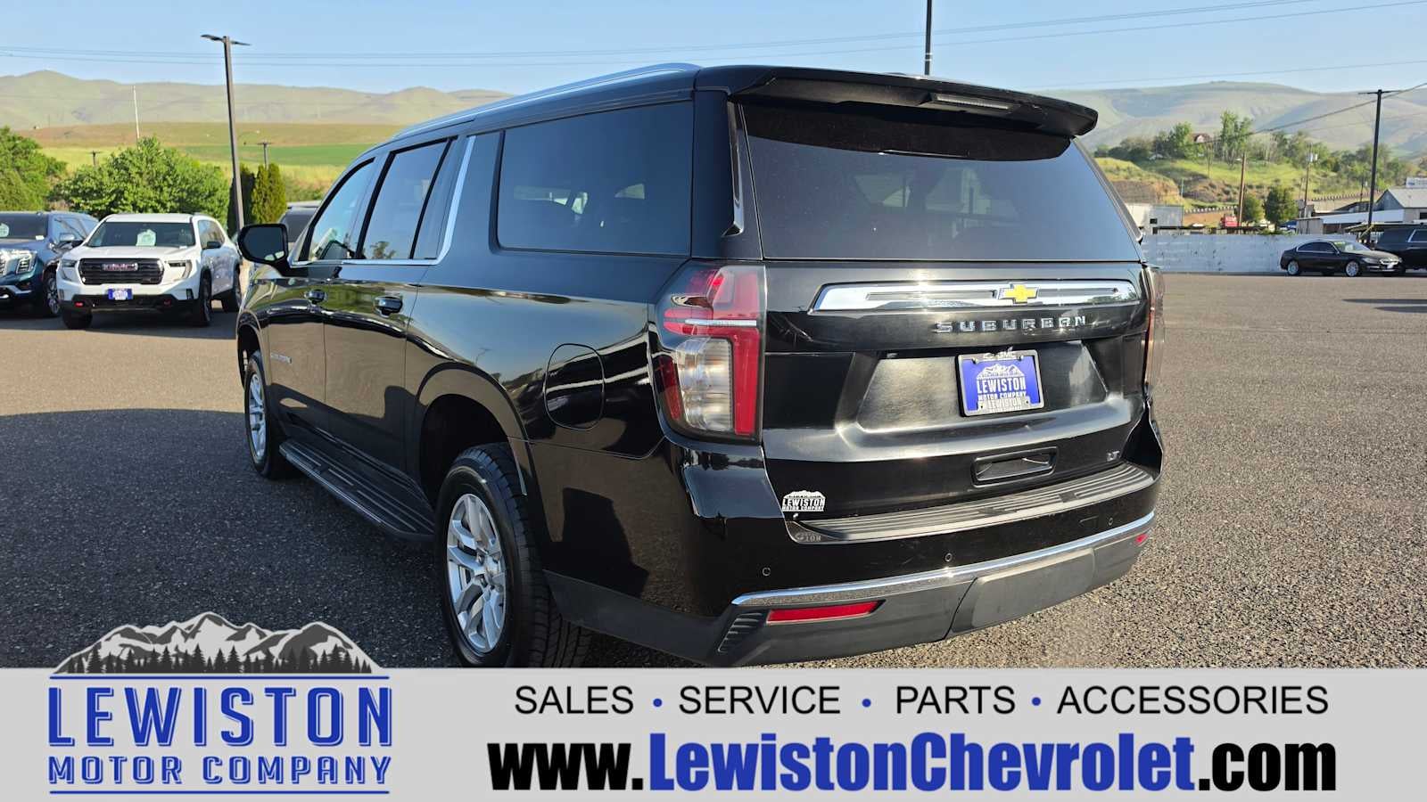 2024 Chevrolet Suburban LT
