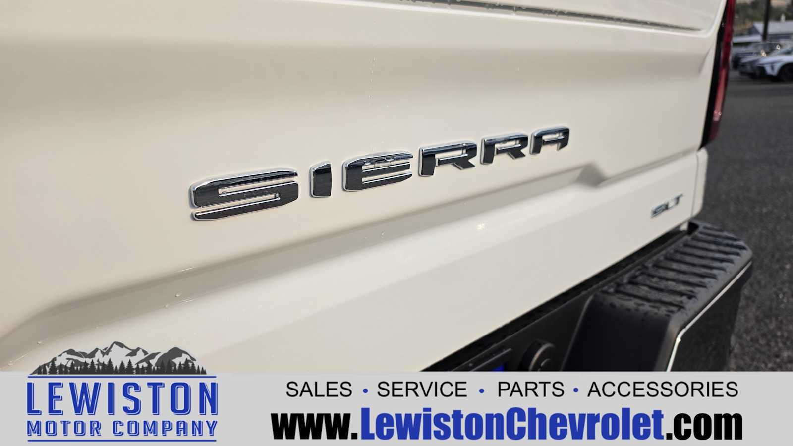 2026 GMC Sierra 1500 SLT