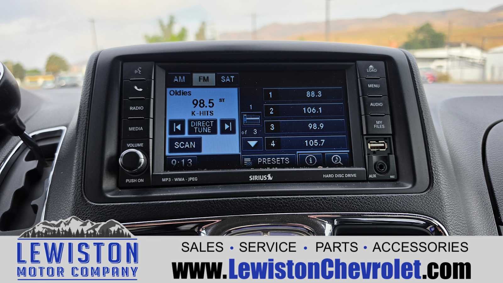 2011 Chrysler Town & Country Touring-L