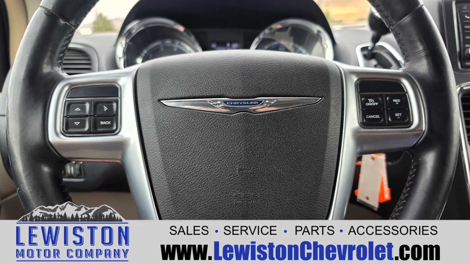 2011 Chrysler Town & Country Touring-L