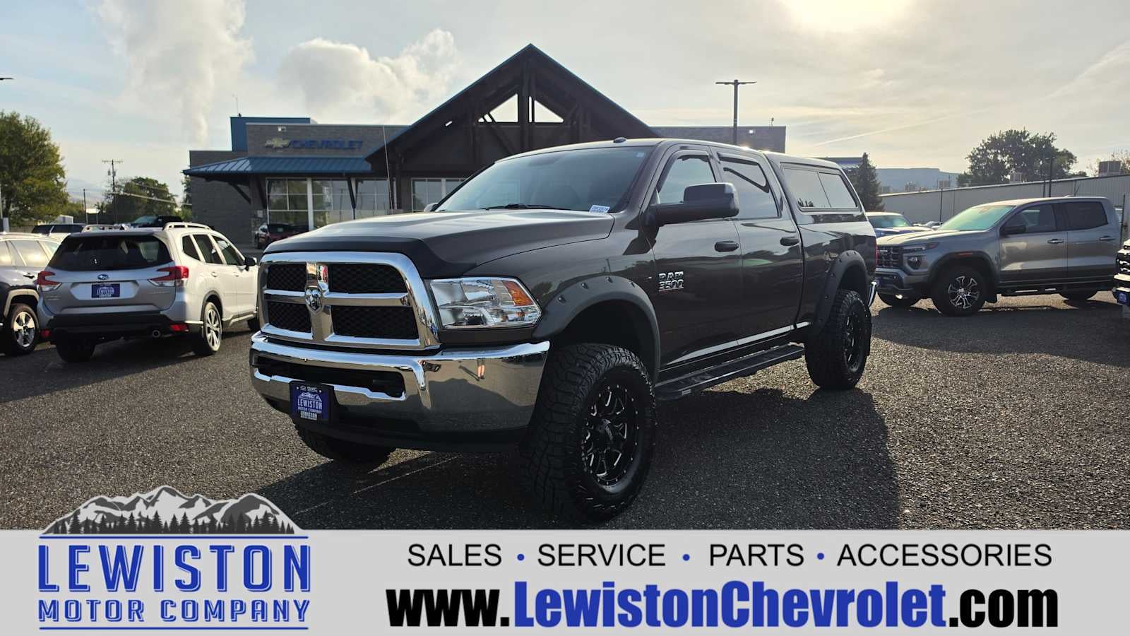 2018 RAM 3500 Tradesman Crew Cab 4x4 6'4" Box