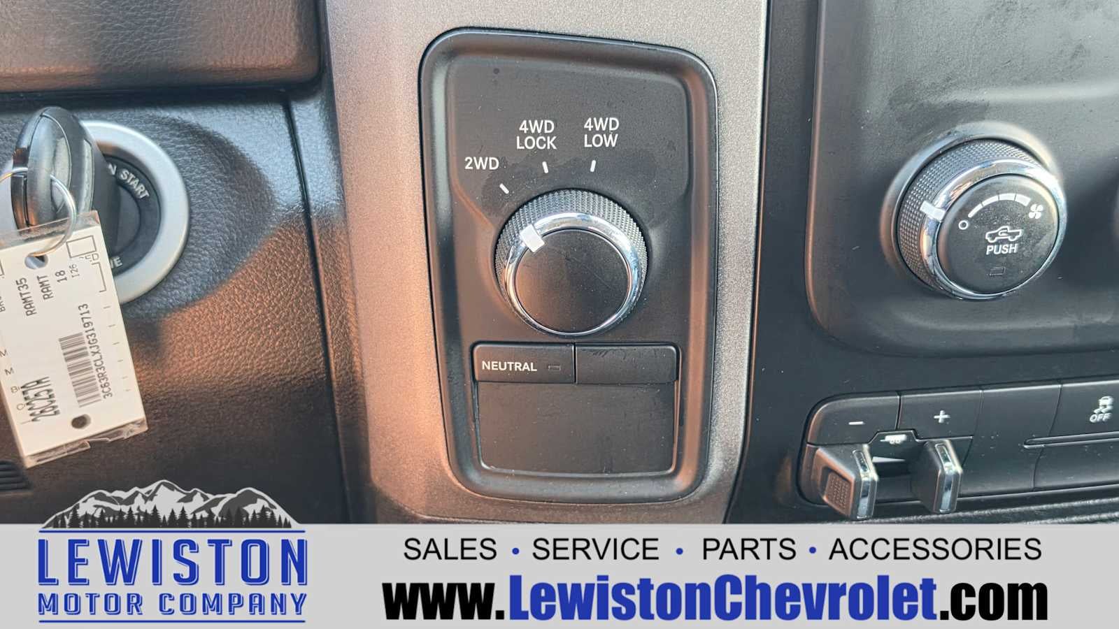 2018 RAM 3500 Tradesman Crew Cab 4x4 6'4" Box