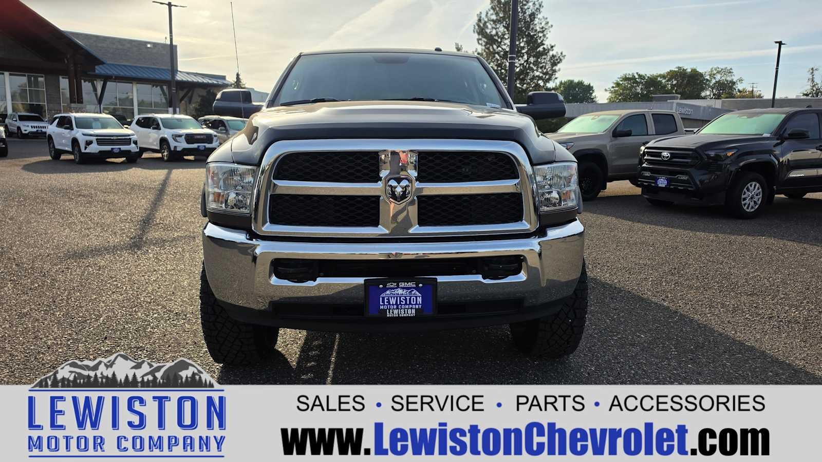 2018 RAM 3500 Tradesman Crew Cab 4x4 6'4" Box