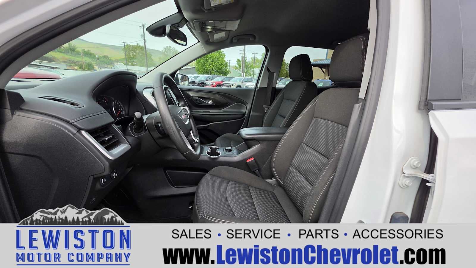 2024 GMC Terrain SLE