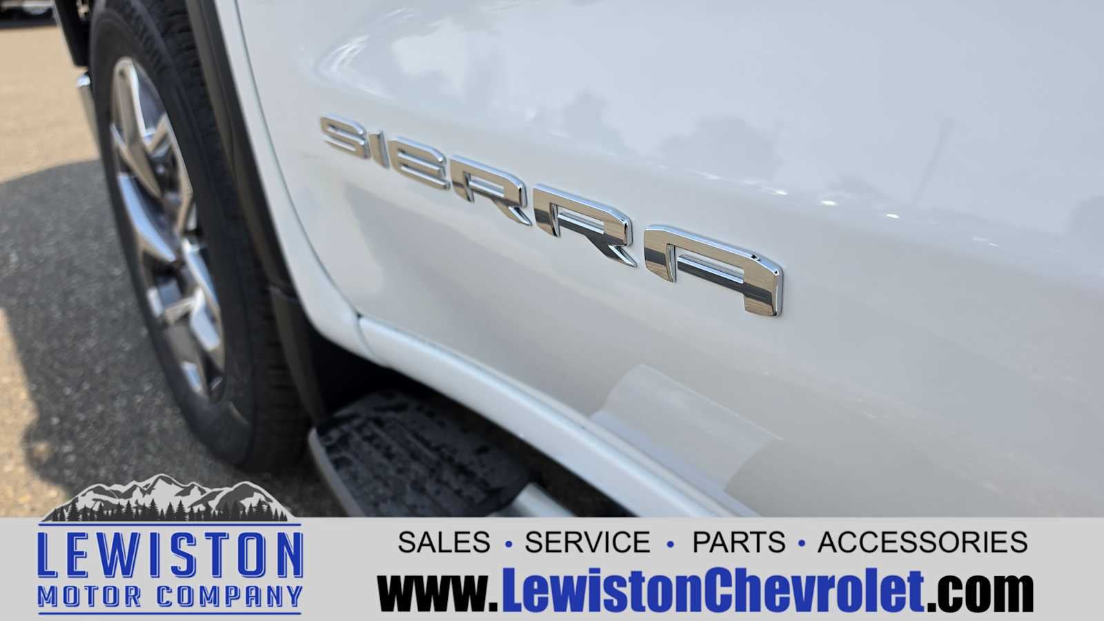 2026 GMC Sierra 1500 SLT