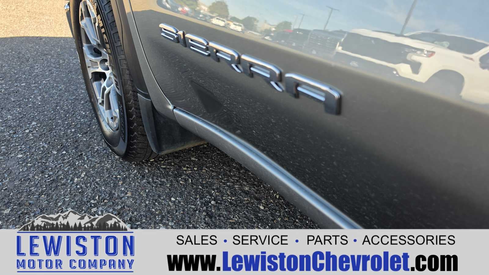 2024 GMC Sierra 1500 SLT