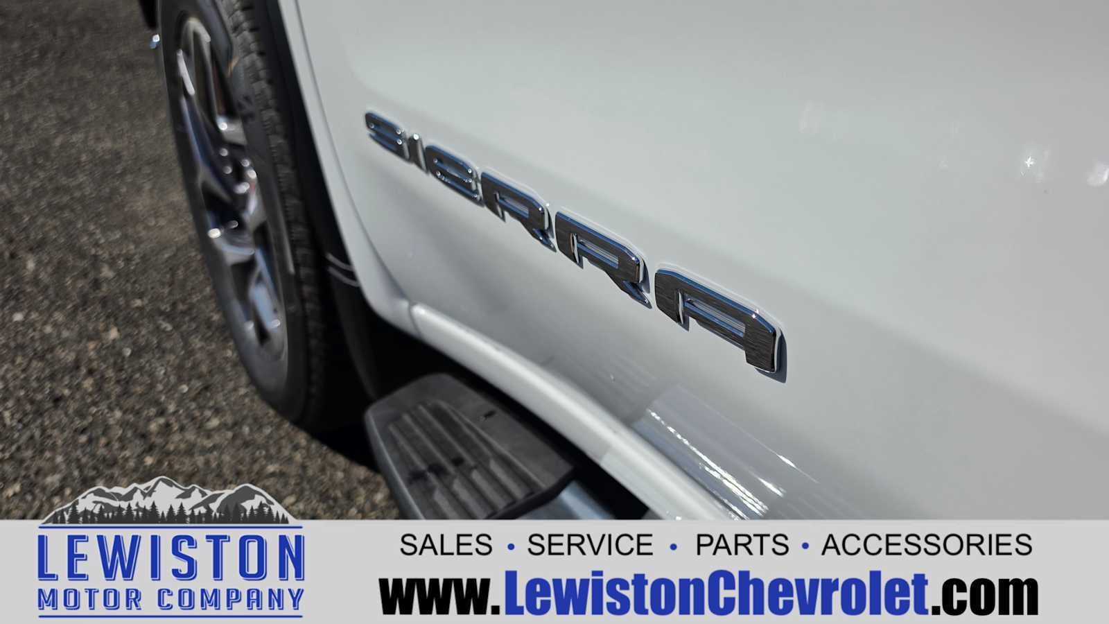 2026 GMC Sierra 1500 SLT
