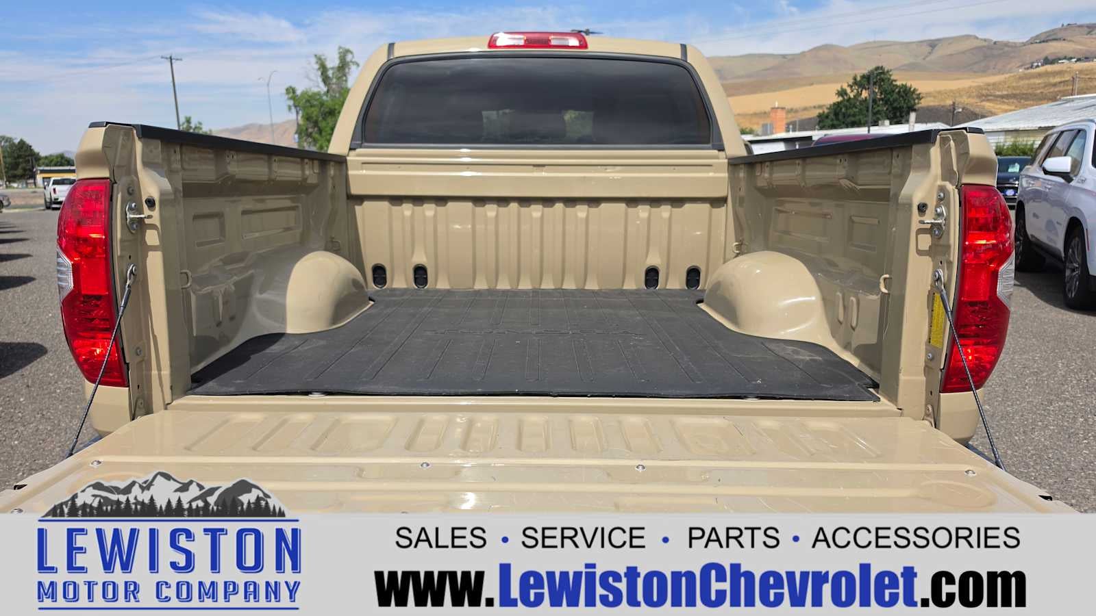2019 Toyota Tundra SR5 5.7L V8